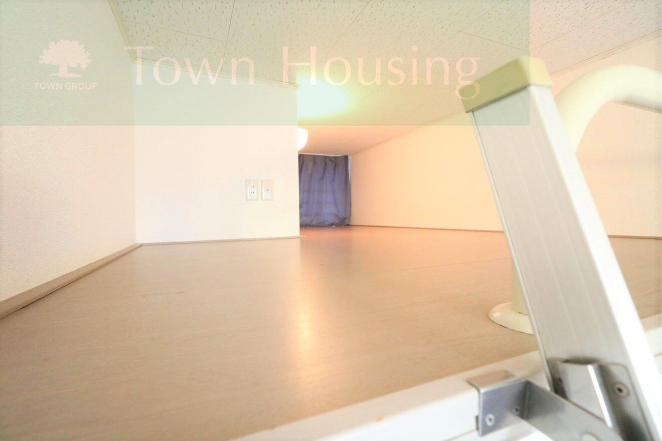 物件内観写真2　(ロフト)