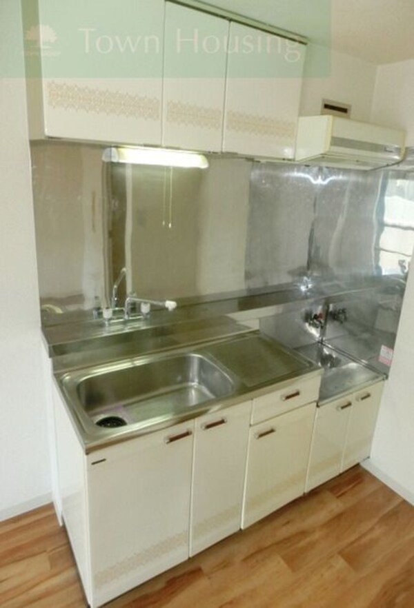 キッチン(ガスコンロ2口設置可能)