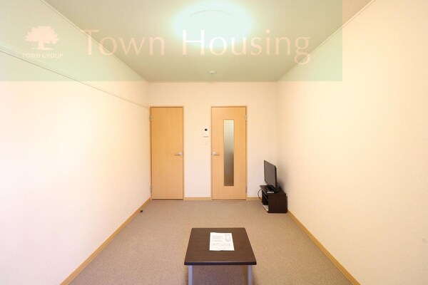 リビング・居室(テーブルとテレビ付)