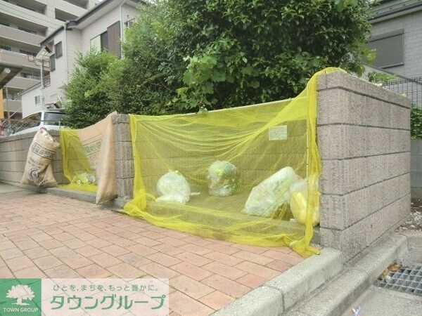 共有部分(敷地内に専用ゴミステーション)