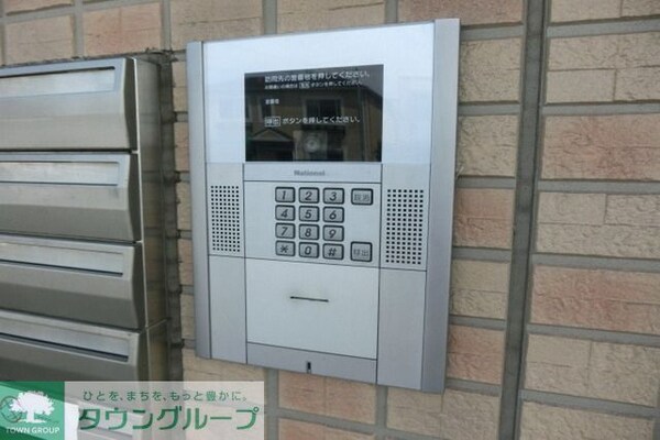 共有部分(オートロック完備)
