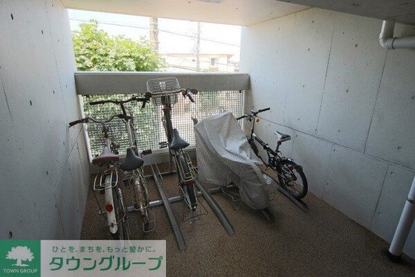 共有部分(屋根付き駐輪場)