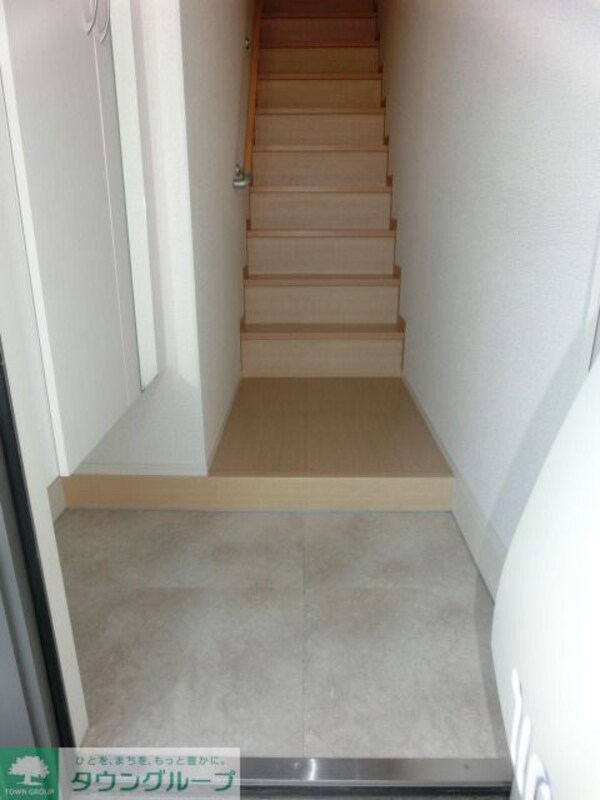 玄関(玄関下駄箱あり)