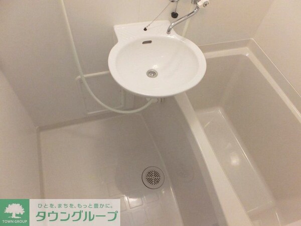 洗面(浴室換気乾燥機付きで洗濯物も乾きます)