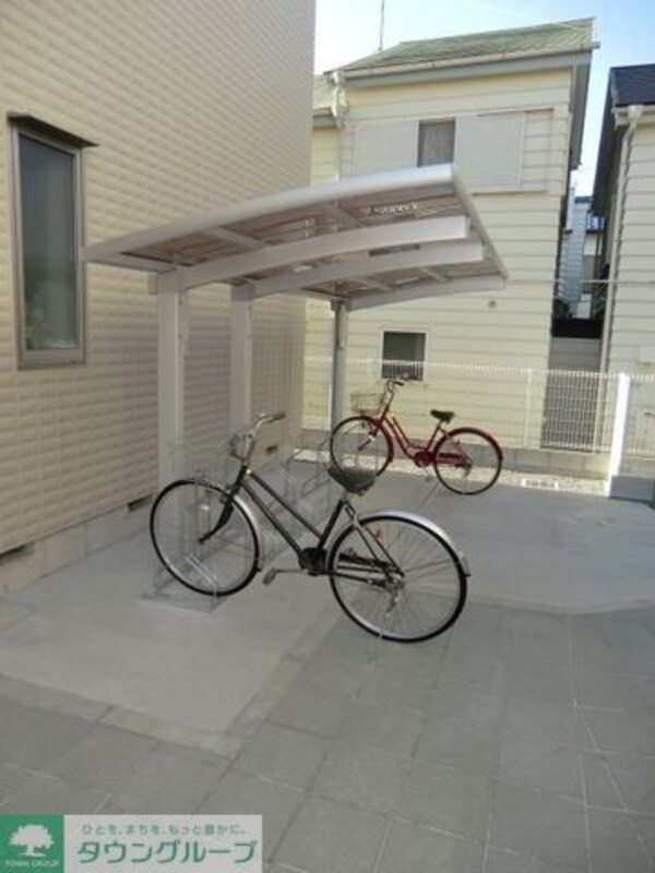 共有部分(屋根付きの駐輪場です)