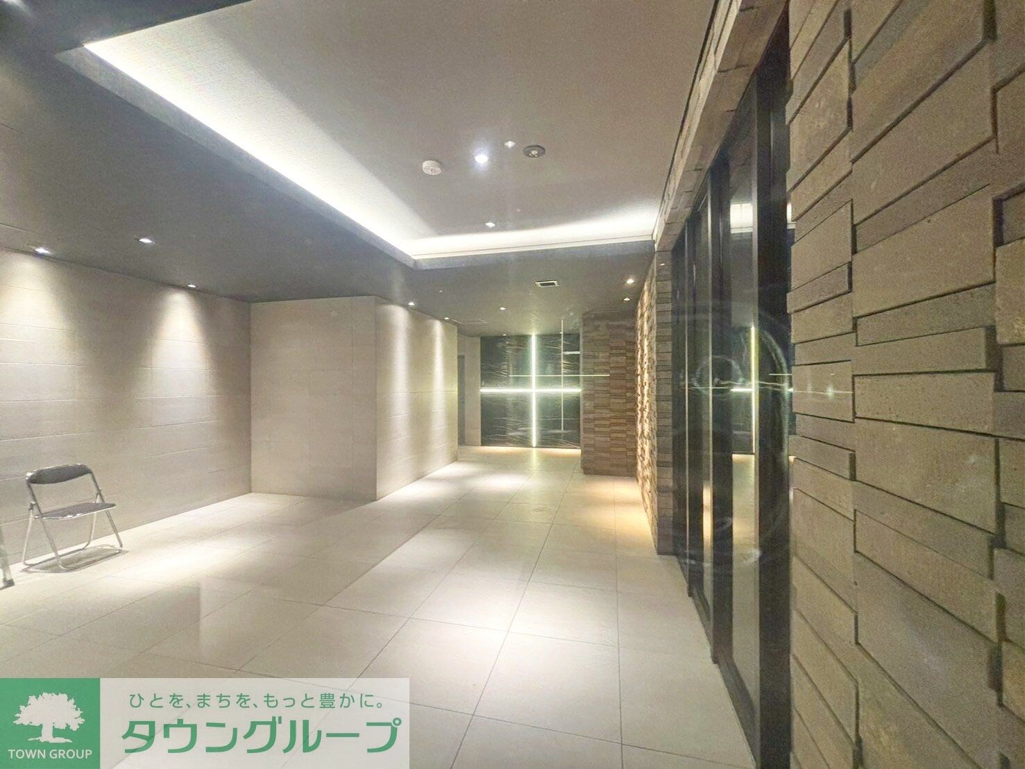 物件内観写真5　(エントランス)