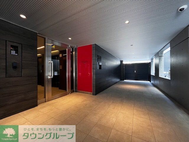 物件内観写真11　(エントランス)