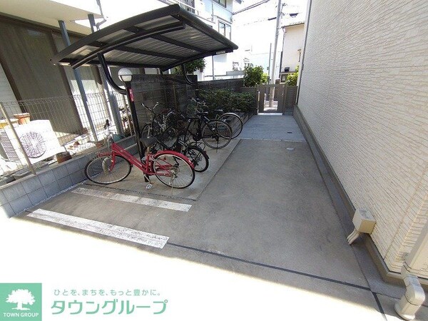 共有部分(駐輪場　自転車＆原付のみ駐輪可)