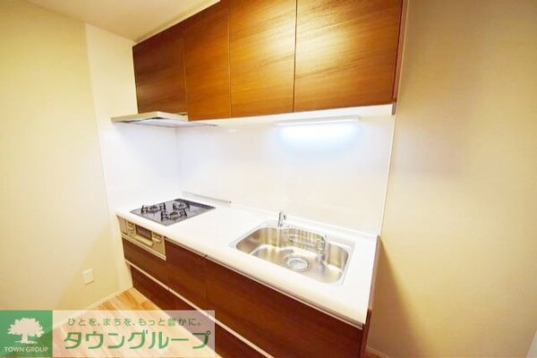キッチン(★３口ガスのシステムキッチンで料理も楽しめます★)