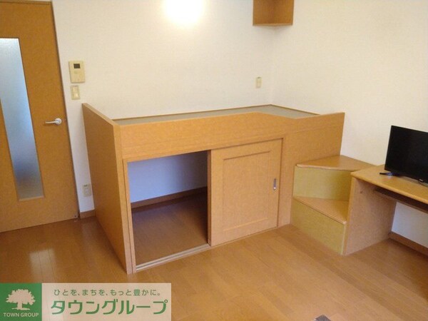 寝室(２階は絨毯仕様です♪)