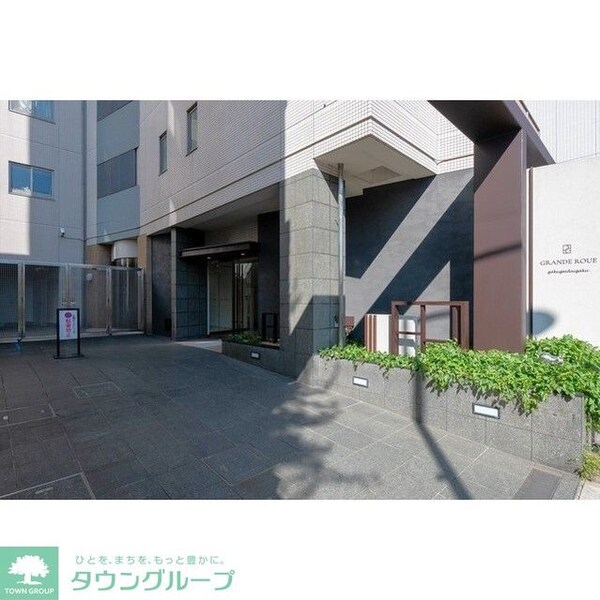 エントランス(部屋探しは株式会社　タウンハウジング　までお気軽にお問合せ…)