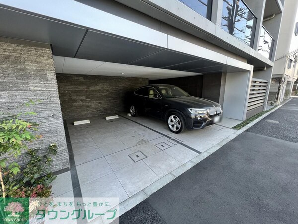 駐車場(部屋探しは株式会社　タウンハウジング　までお気軽にお問合せ…)