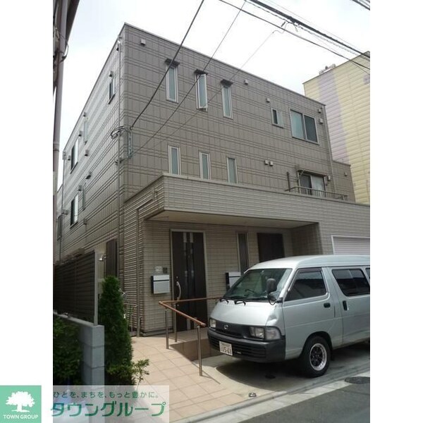 エントランス(駐車場)