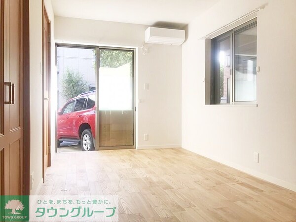 リビング・居室(駐車場)