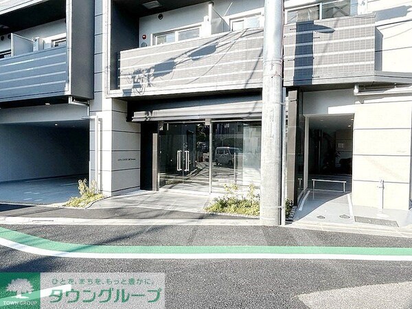 エントランス(部屋探しは株式会社　タウンハウジング　までお気軽にお問合せ…)