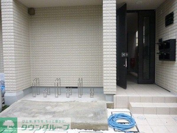 エントランス(部屋探しは株式会社　タウンハウジング　までお気軽にお問合せ…)