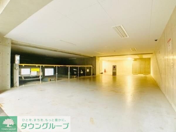 エントランス(駐車場)