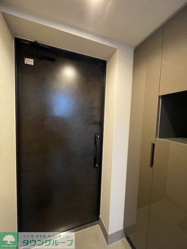 物件内観写真5　(玄関)