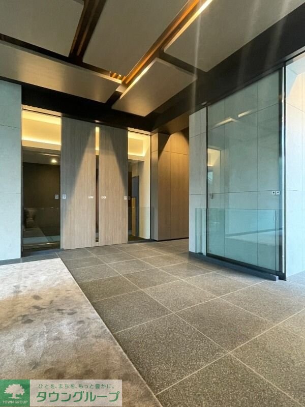 物件内観写真12　(エントランス)