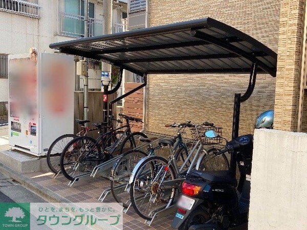 共有部分(駐輪場　自転車＆原付のみ駐輪可)