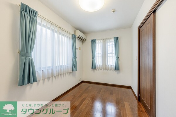 リビング・居室(洋室（約5.0帖）)