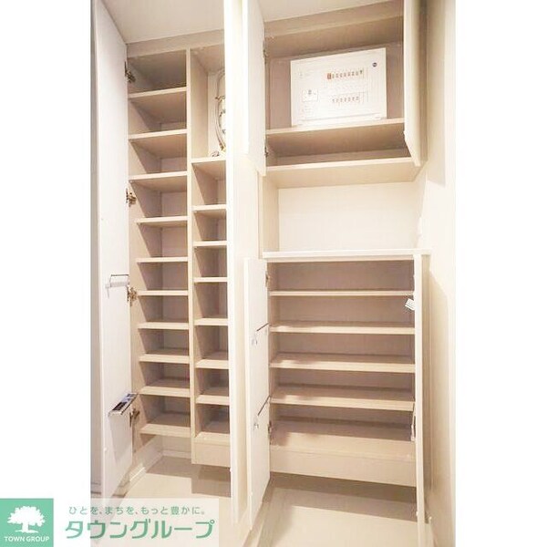 玄関(お部屋探しは株式会社　タウンハウジング　までお気軽にお問合…)