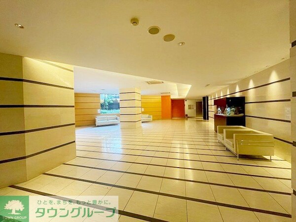 ロビー(部屋探しは株式会社　タウンハウジング　までお気軽にお問合せ…)