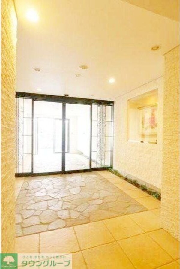 ロビー(部屋探しは株式会社　タウンハウジング　までお気軽にお問合せ…)