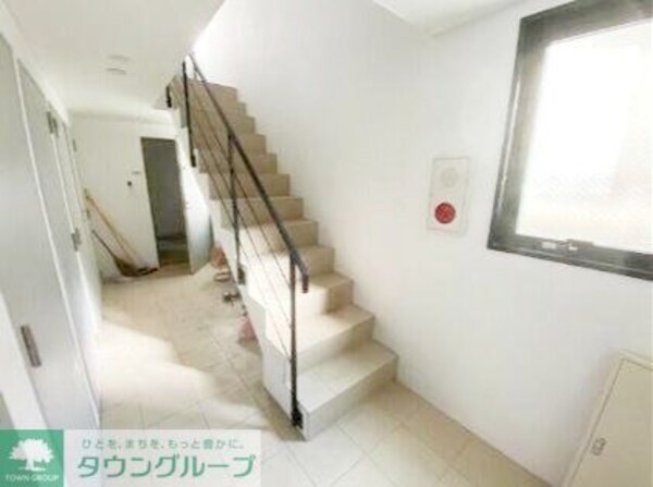 ロビー(部屋探しは株式会社　タウンハウジング　までお気軽にお問合せ…)