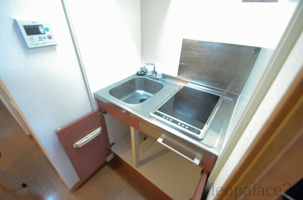 キッチン(※同型タイプ施工例　現況優先)