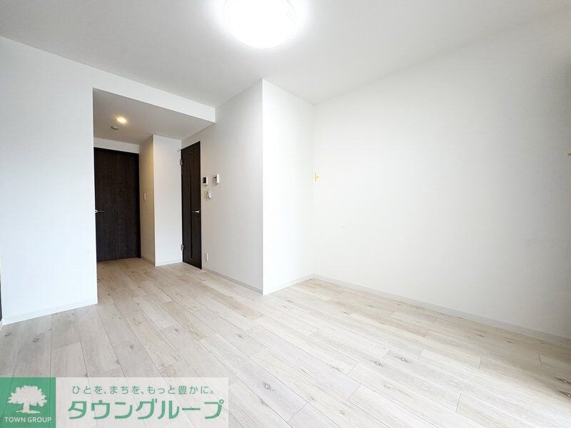 物件内観写真2　(リビング/居室)