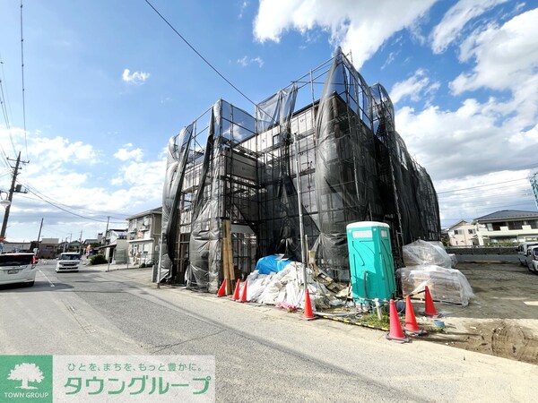 玄関(駐車場)