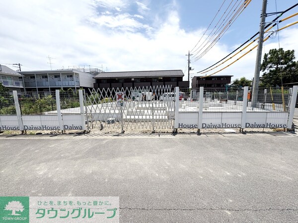 エントランス(駐車場)
