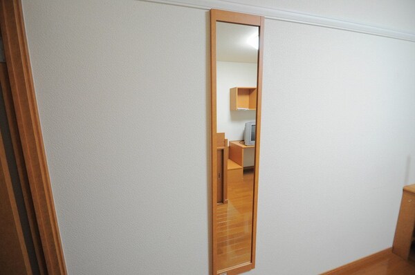 その他(「同タイプの部屋の写真です」「現況優先」)