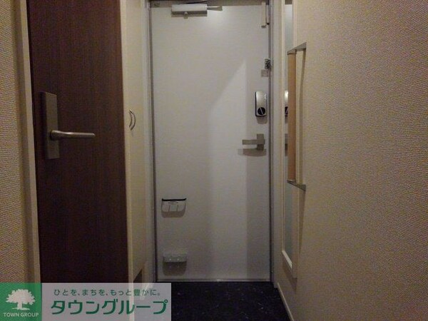 玄関(※106号室は間取りが異なります。)