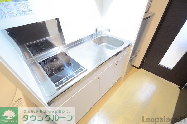 キッチン(同タイプの別物件のため実際とは異なります。)