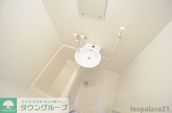 バス／シャワールーム等(同タイプの部屋の写真です)