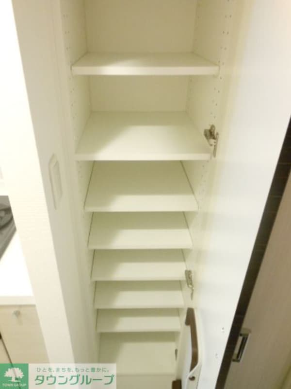 収納(傘やブーツも収納可能な靴箱)