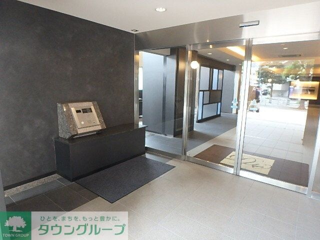 物件内観写真9　(エントランスです。オートロック仕様です)