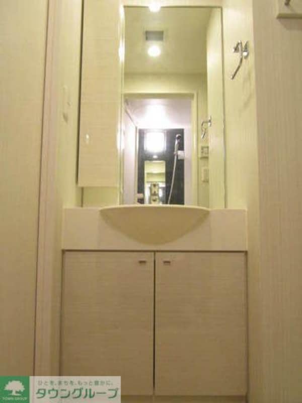 洗面(スタイリッシュなデザインの独立洗面化粧台)