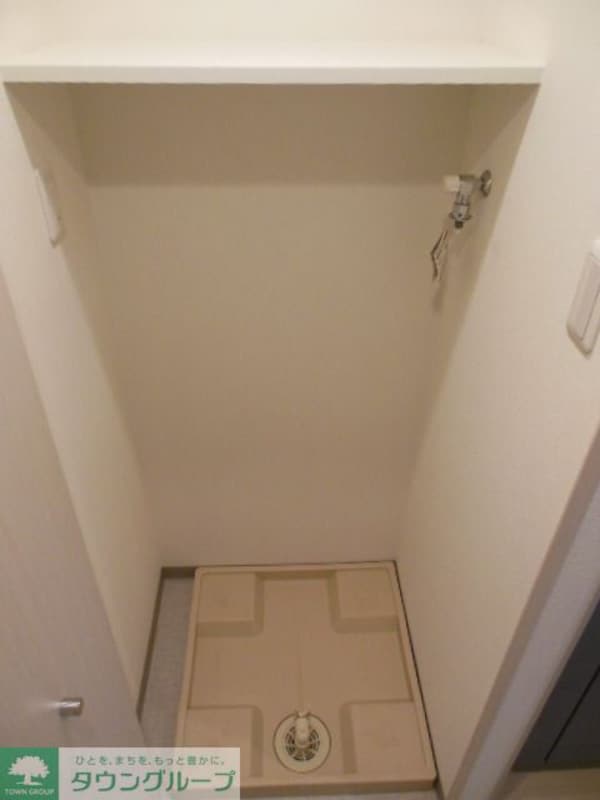 収納(室内洗濯機置場)