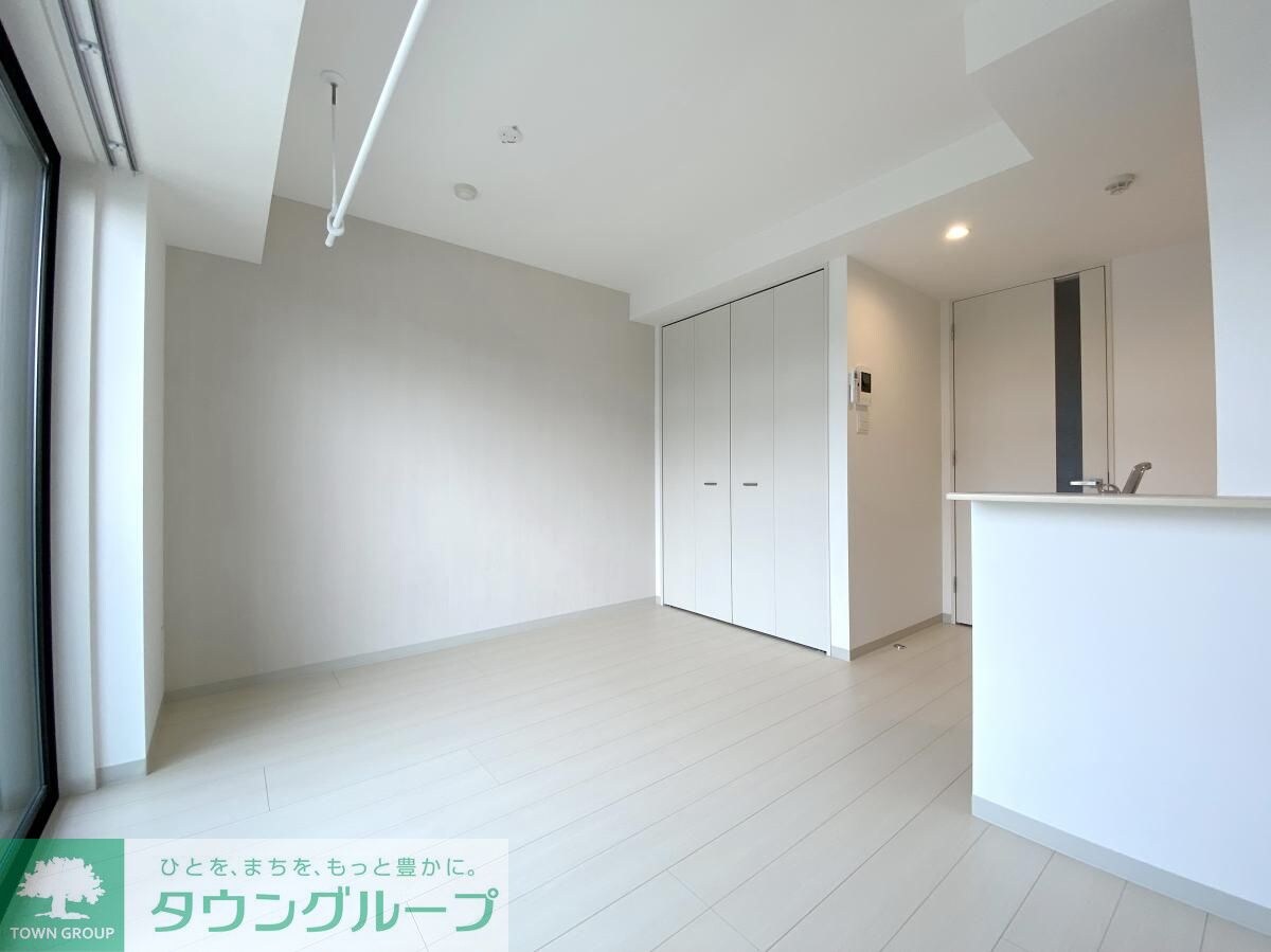 物件内観写真3　(★★白基調の明るい室内です★★)