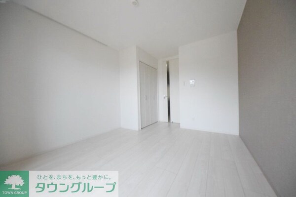 寝室(※同間取り別部屋参考写真)