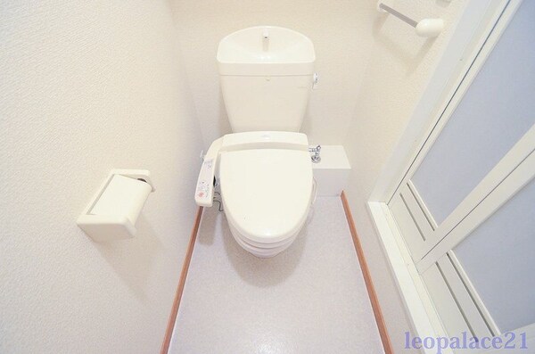 トイレ(※同タイプのお部屋の写真です)