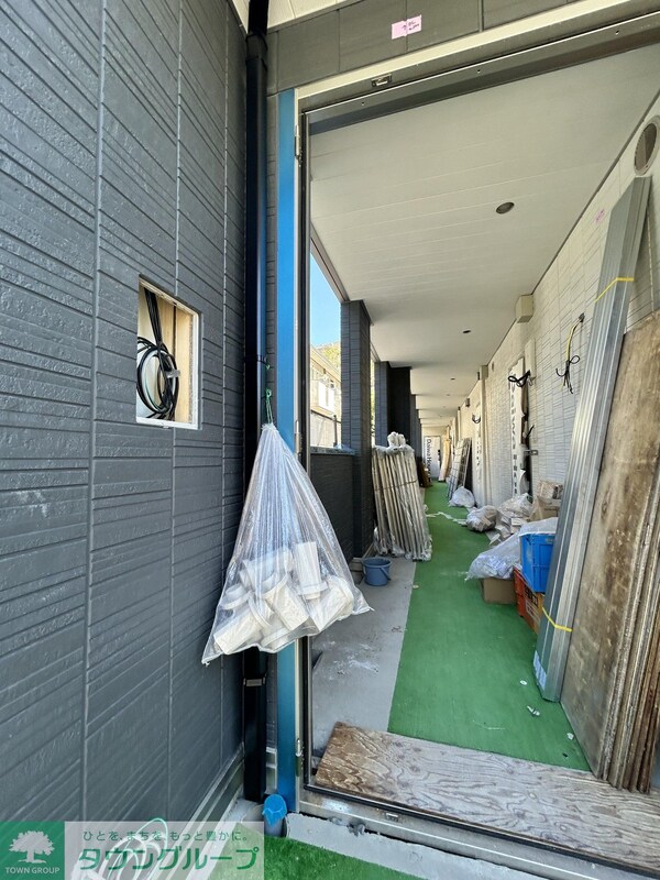 エントランス(駐車場)