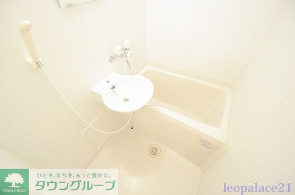 バス／シャワールーム等(「同タイプの部屋の写真です」「現況優先」)