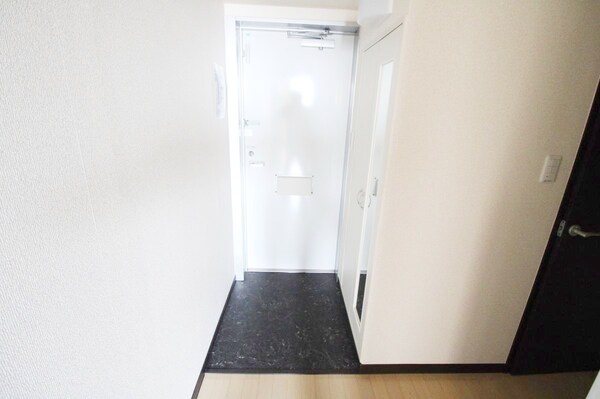 玄関(★駐輪場完備★)