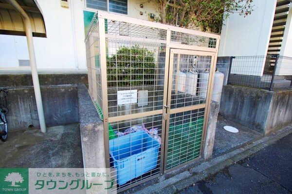 共有部分(ゴミ置き場)