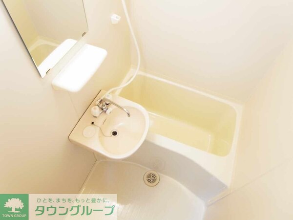 バス／シャワールーム等(仕様、設備は現況と異なる場合があります。)