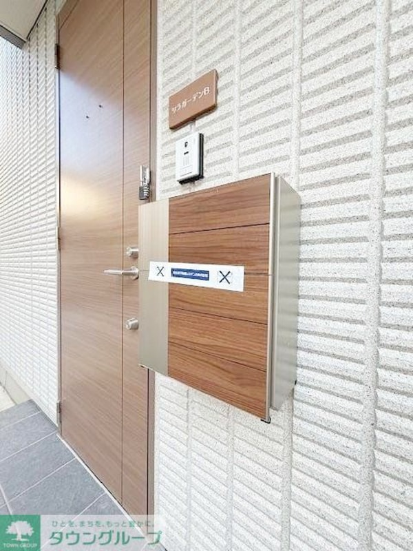 エントランス(駐車場)